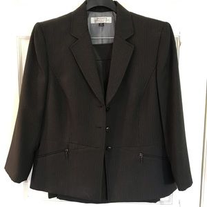 Tahari Belinda skirt suit, 12P, new with tags